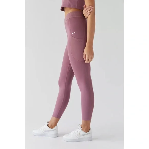 Nike Pro High-Waisted 7/8 Legging - Picture 2 of 7